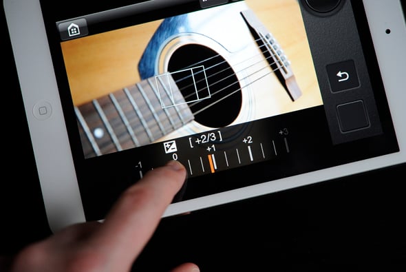 © Wex Photo Video Canon-EOS-6D-WiFi-Touch-control.jpg