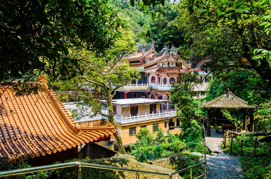 How to Travel with Non-Photographers