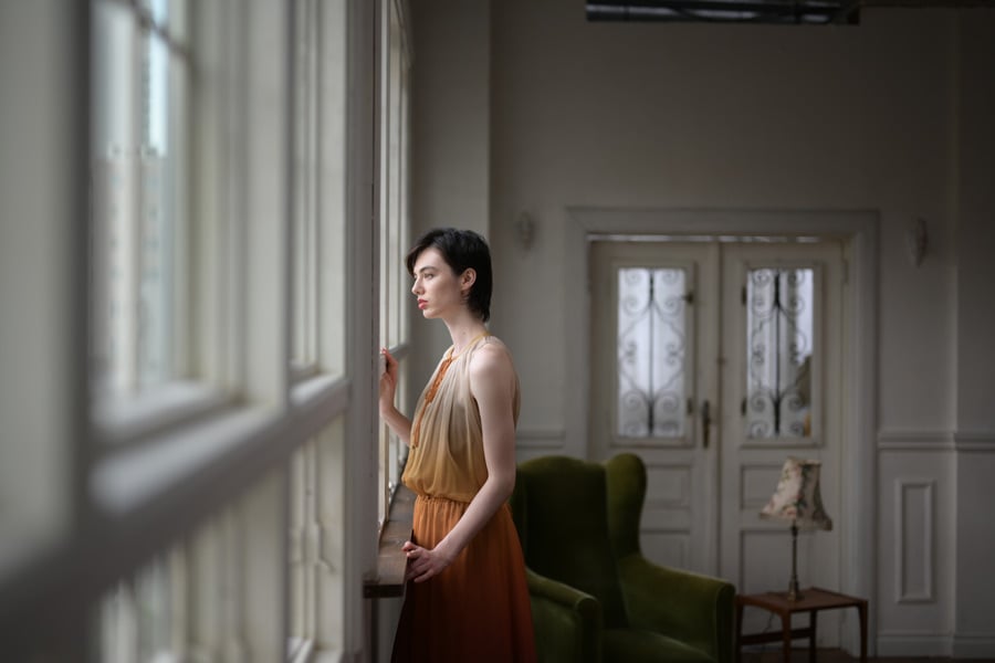 Example image demonstrating an f1.2 aperture